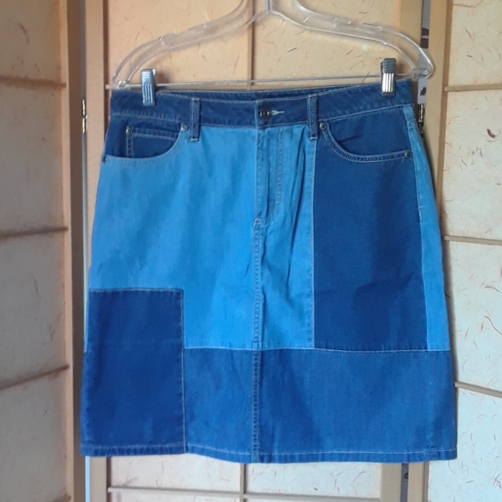Two by Vince Camuto jean skirt